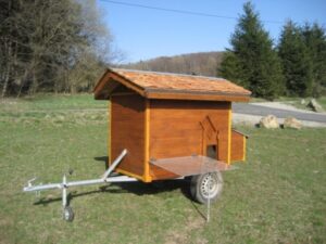 Fahrbares Hühnerhaus aus Holz voll ökologisch gebaut von Sven Bräuning, Dermbach