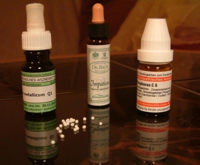 Jenni Starke 11 Verschiedene Globuli-Fläschchen Homöopathie und Bachblüten